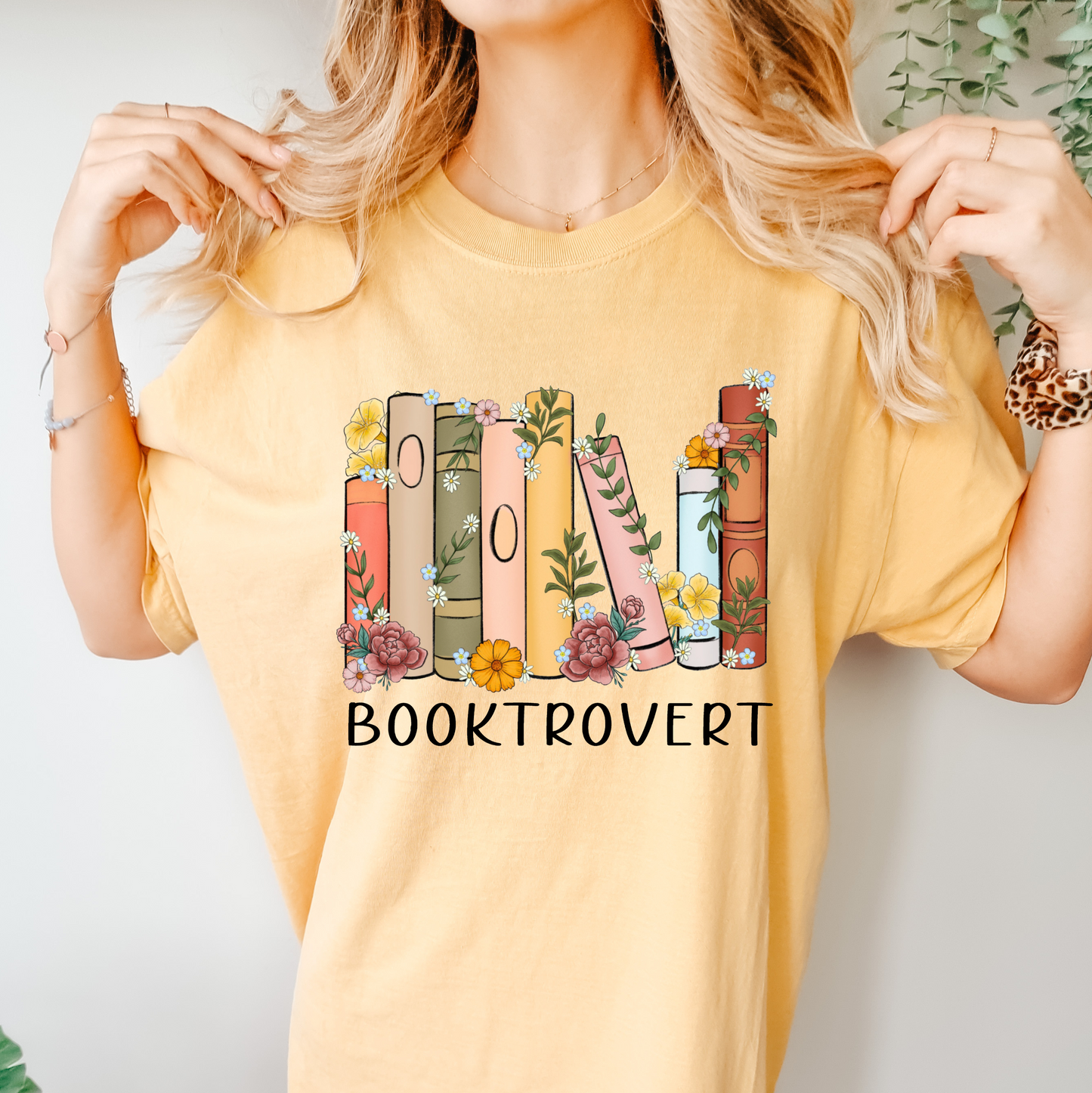 Booktrovert T-Shirt