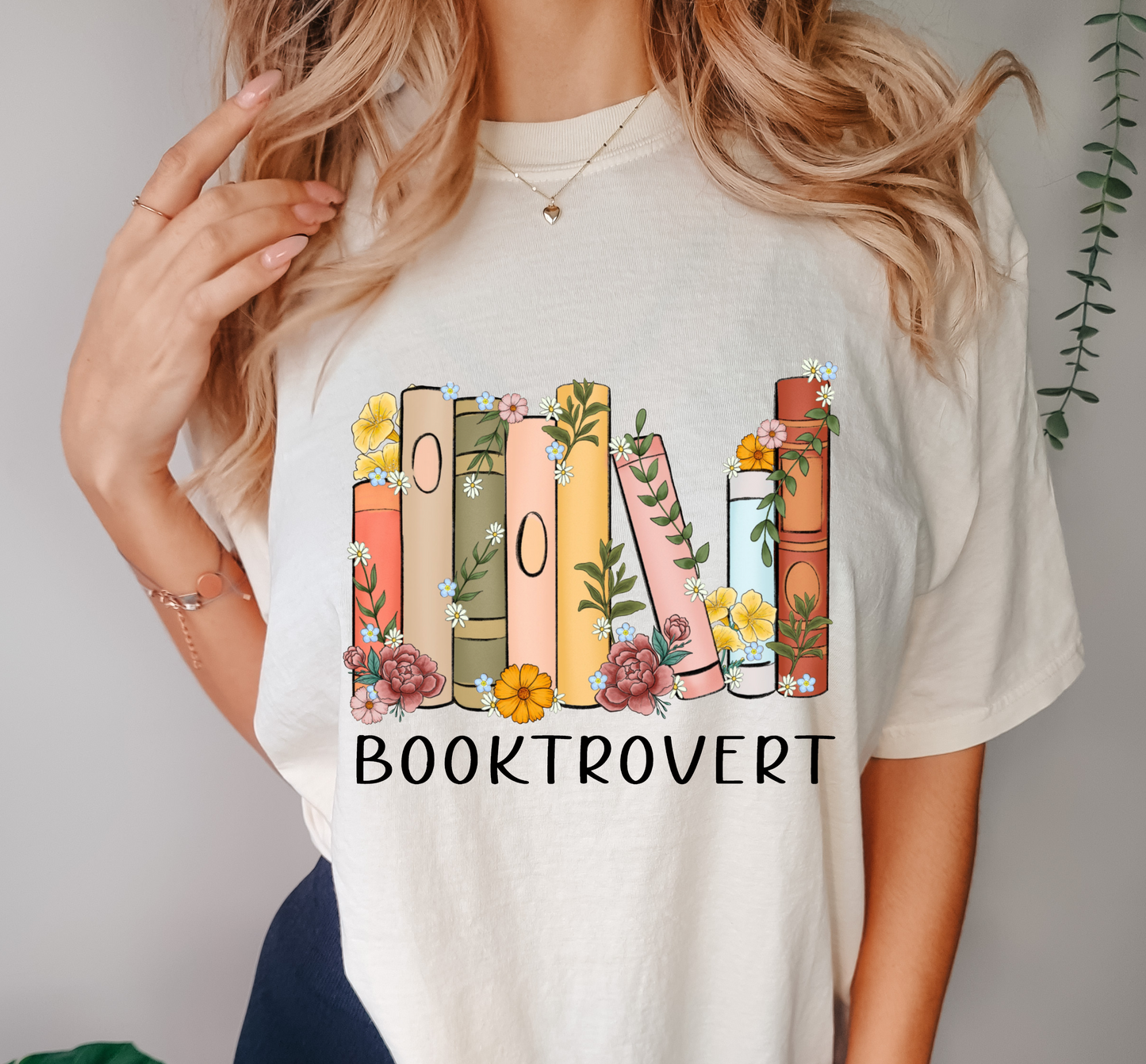 Booktrovert T-Shirt